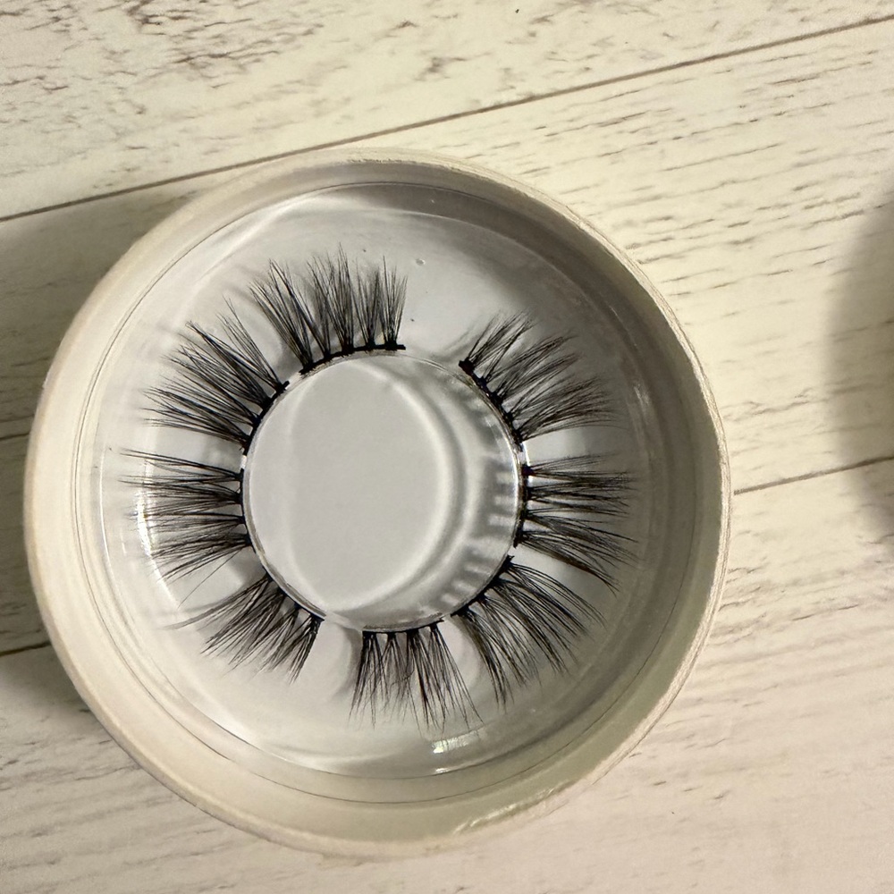 False Eyelashes - Natural Black Wispy Lashes